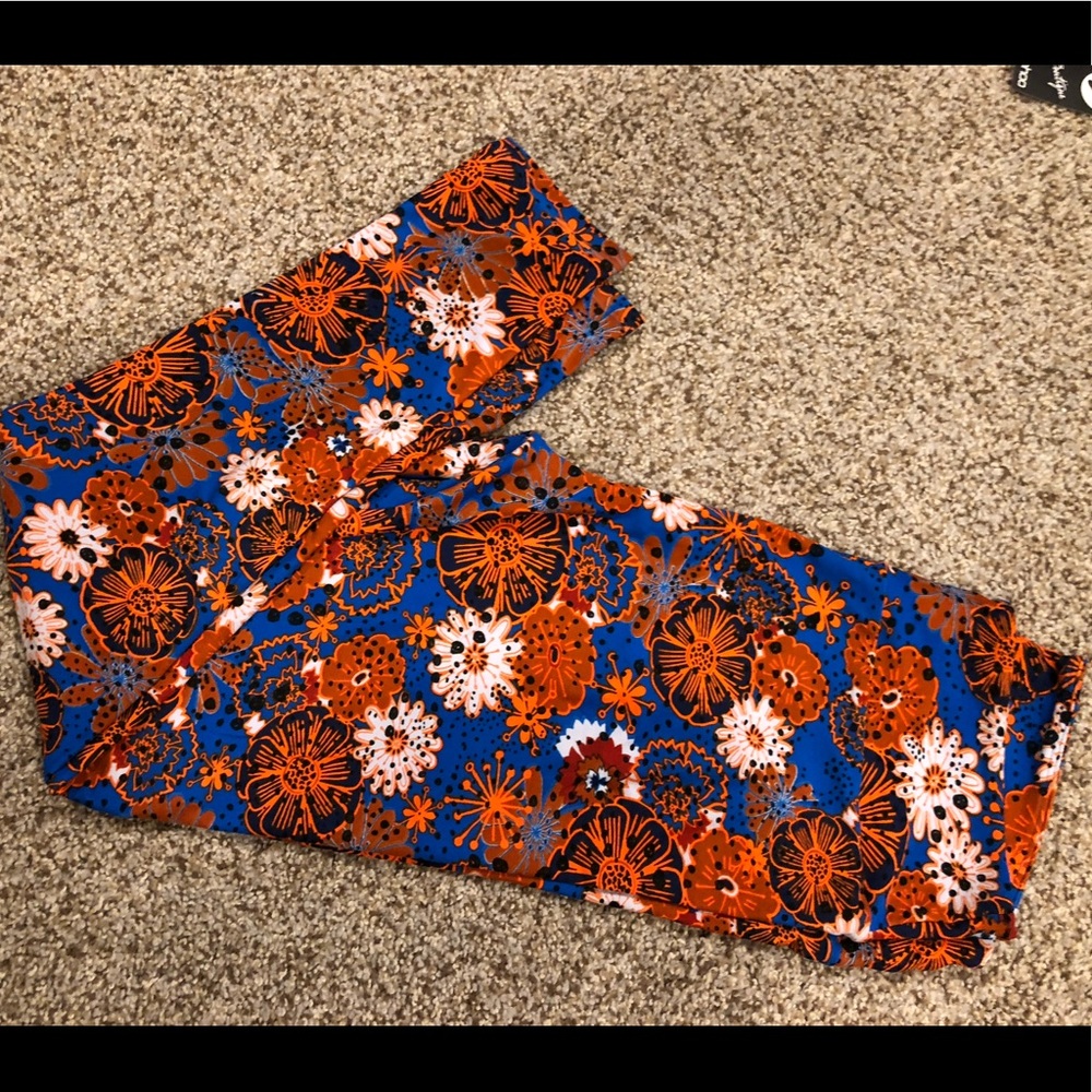 Never worn lularoe leggings